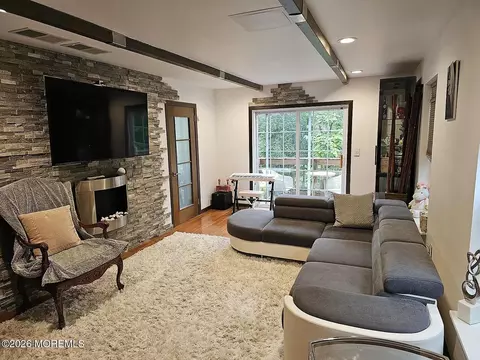10 Russell Ct, Matawan, NJ 07747