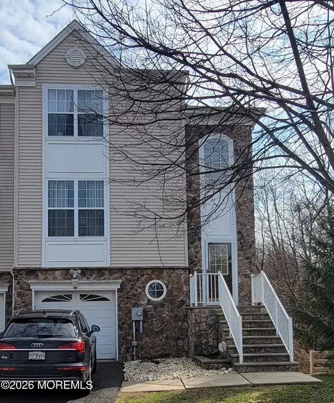 10 Russell Ct, Matawan, NJ 07747