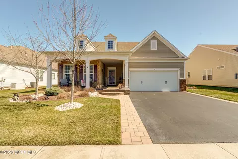 29 W Da Vinci Way, Farmingdale, NJ 07727