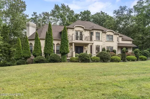 33 Harbor Rd, Morganville, NJ 07751