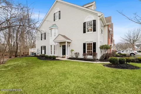48 Charles Ct, Ocean, NJ 07712