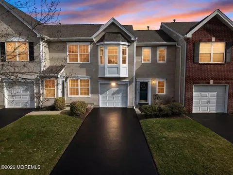 11 Decoy Ln #1000, Freehold, NJ 07728