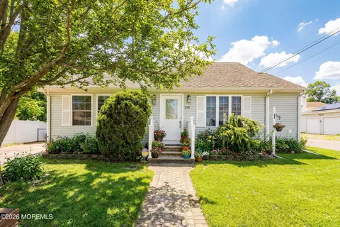 295 Kettle Creek Rd, Toms River, NJ 08753
