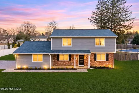 1 Robin Dr, Oakhurst, NJ 07755