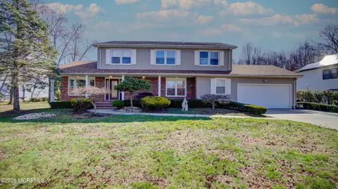 42 Daum Rd, Manalapan, NJ 07726