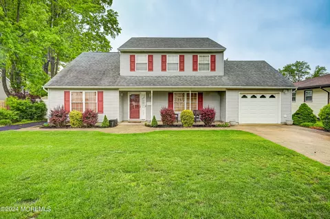 637 Clark Ave, Union Beach, NJ 07735