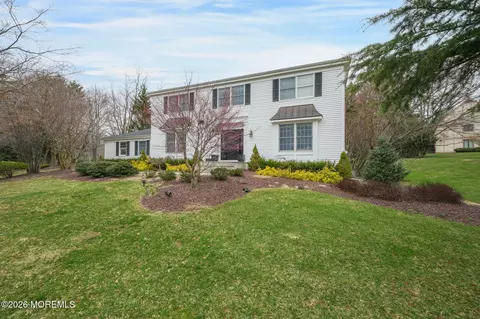 15 Huntley Rd, Holmdel, NJ 07733