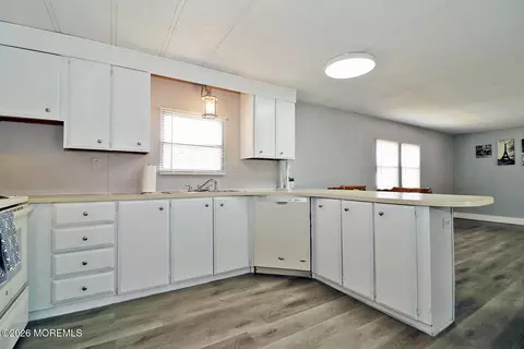 Kitchen - 20 Eagle Dr, Whiting, NJ 08759 photo 3 of 4