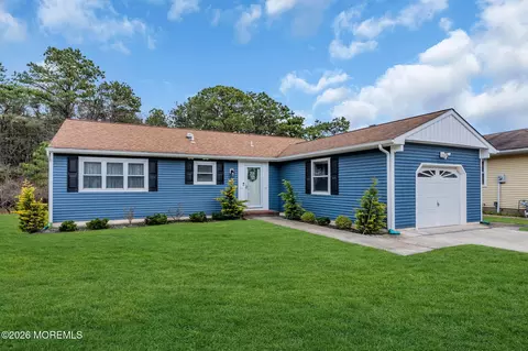 10 Point Blanche Ct, Toms River, NJ 08757