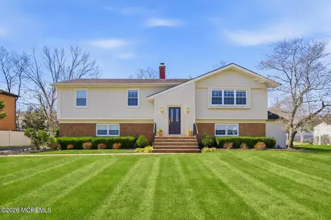 9 Darien Dr, West Long Branch, NJ 07764