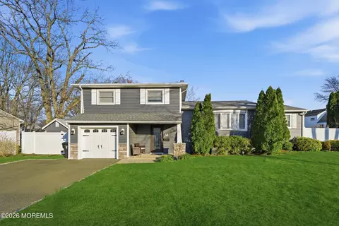 4 Mercury St, Middletown, NJ 07748