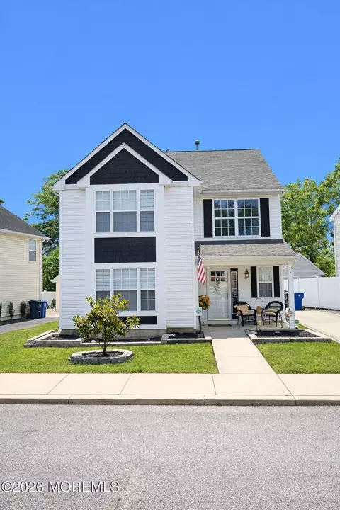 44 Messenger Ct, Toms River, NJ 08753