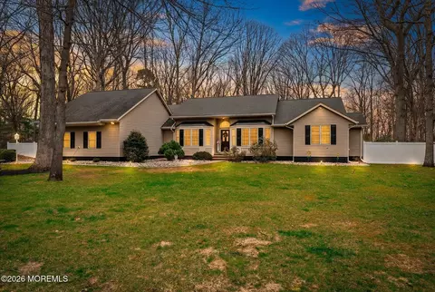 5 Pin Oak Dr, New Egypt, NJ 08533