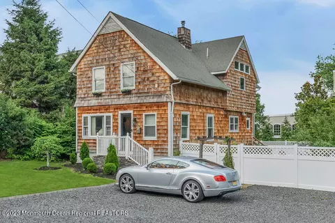 37 Hubbard Ave, Red Bank, NJ 07701