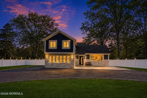64 Stevens Rd, Toms River, NJ 08755