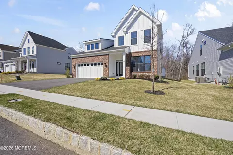 15 Ashlynn Ct, Manalapan, NJ 07726