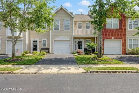 82 Wood Duck Ct #1000, Freehold, NJ 07728