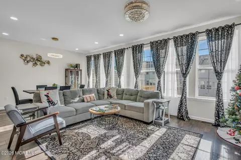 3708 Charleston Dr #3708, Monroe, NJ 08831