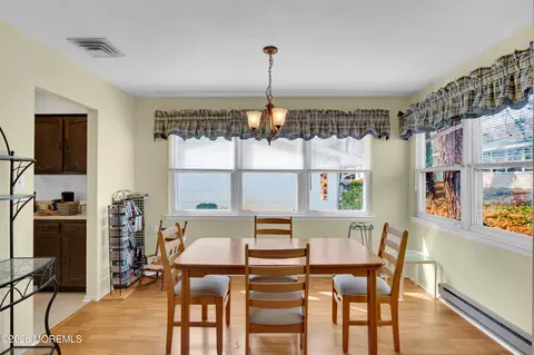 Dining - 11 The Blvd, Brick, NJ 08724 photo 4 of 5