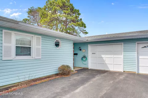 Exterior - 11 The Blvd, Brick, NJ 08724 photo 2 of 11