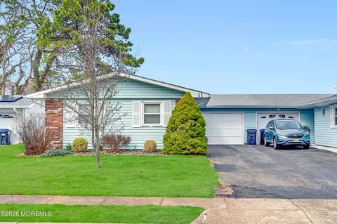 Exterior - 11 The Blvd, Brick, NJ 08724 photo 5 of 11