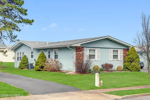 Exterior - 11 The Blvd, Brick, NJ 08724 photo 6 of 11