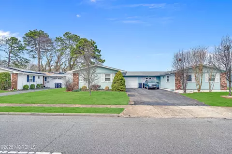 Exterior - 11 The Blvd, Brick, NJ 08724 photo 4 of 11