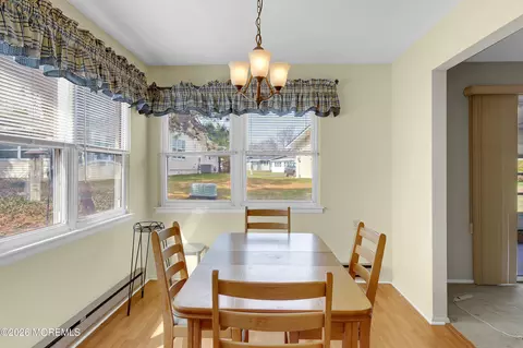 Dining - 11 The Blvd, Brick, NJ 08724 photo 2 of 5