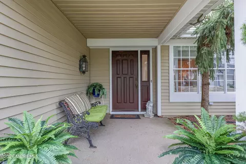 1031 Thornbury Ln # B, Manchester, NJ 08759