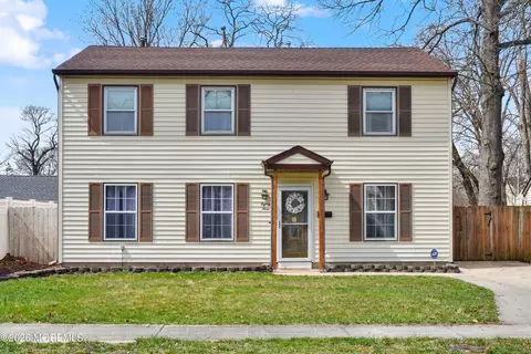 89 Essex Ave, Keansburg, NJ 07734