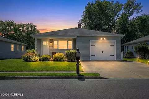 160 Port Royal Dr, Toms River, NJ 08757