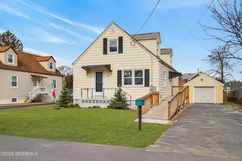 21 Johnson Ter, Keansburg, NJ 07734