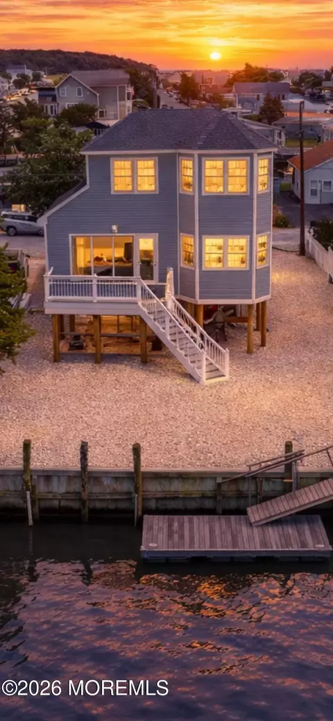 62 W Anchor Dr, Little Egg Harbor, NJ 08087