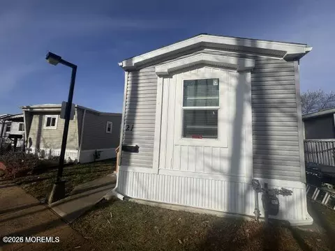 21 Gary Ave, Hazlet, NJ 07730
