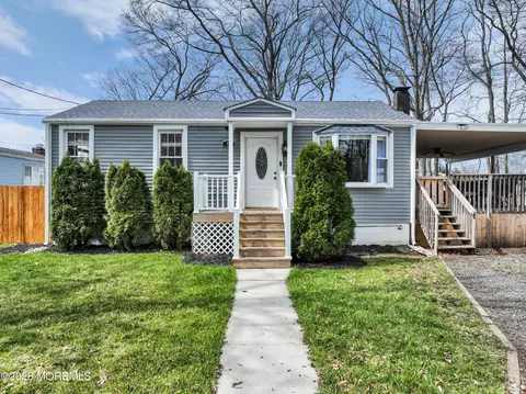 37 Central Ave, Hazlet, NJ 07730