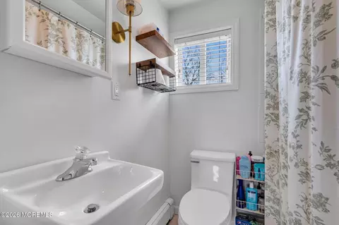 Bath - 82 Clearwater Dr, Waretown, NJ 08758 photo 5 of 5