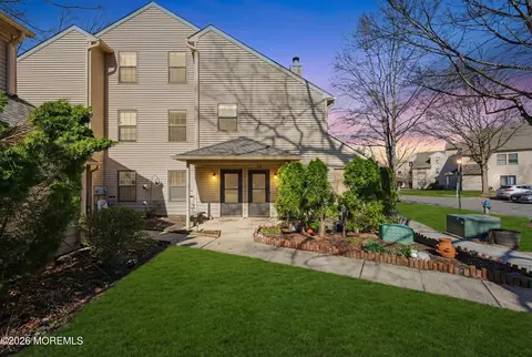 1807 Lilly Ln, Jackson, NJ 08527