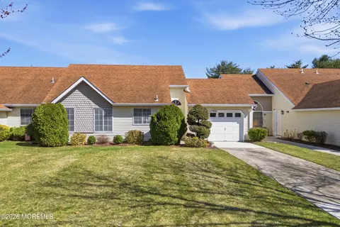 1213 Lindera Plz #213B, Monroe, NJ 08831