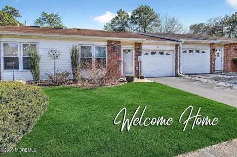 192 Victoria Ct, Lakewood, NJ 08701