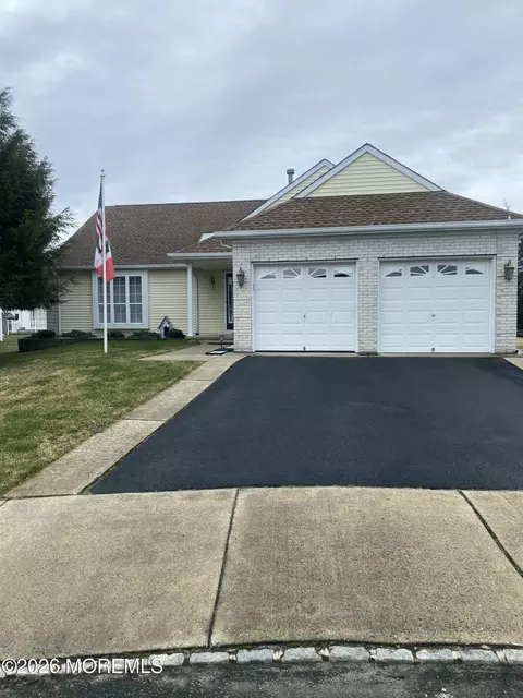 5 Corfu Ct, Toms River, NJ 08757