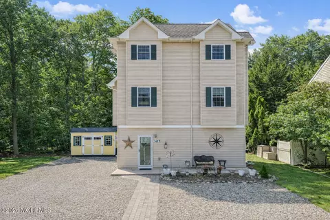 307 Cedar Dr, Lanoka Harbor, NJ 08734