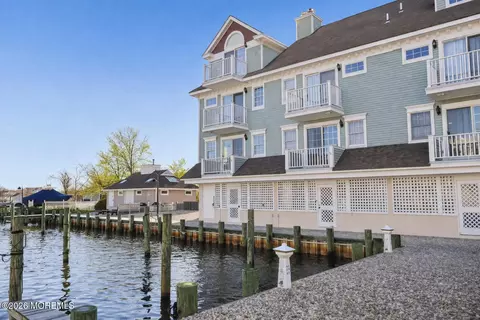 360 Captains Walk #60, Forked River, NJ 08731