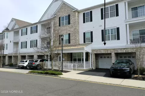 112 Regency Ct #112, Morganville, NJ 07751