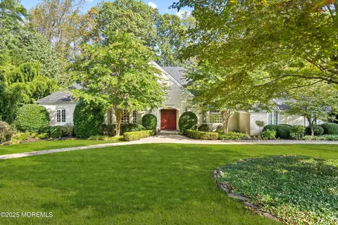 50 Takolusa Dr, Holmdel, NJ 07733