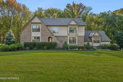 11 Jennifer Dr, Holmdel, NJ 07733
