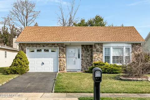 75 Mansfield Dr, Brick, NJ 08724