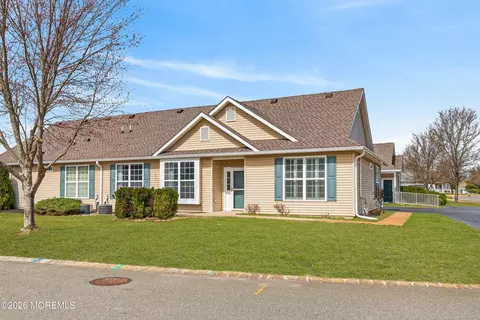 2 Winkle Ct, Manchester, NJ 08759