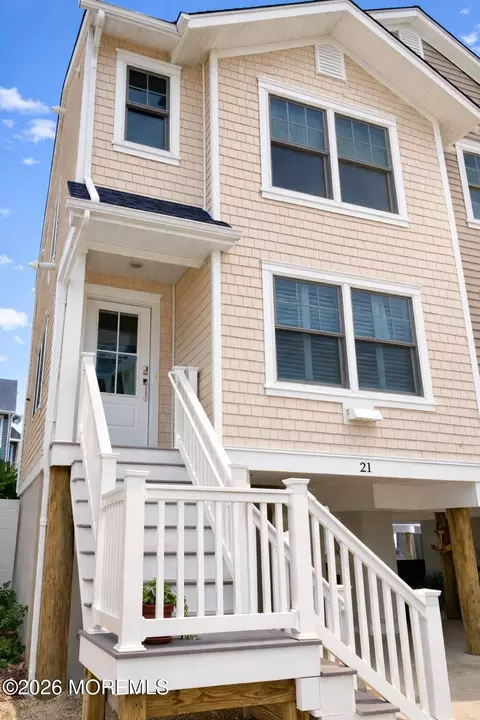 21 Shell Rd, Mantoloking, NJ 08738