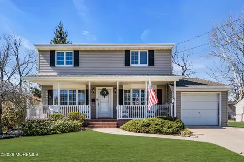 11 Glen Ave, Old Bridge, NJ 08857