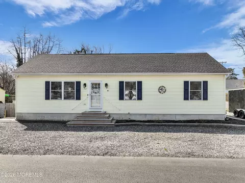 707 Navesink Ave, Ocean Gate, NJ 08740